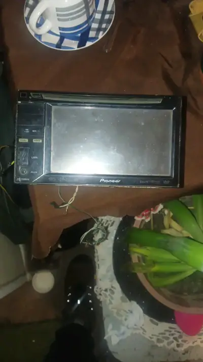 Radio de auto Pioneer con pantalla táctil - miniatura 1