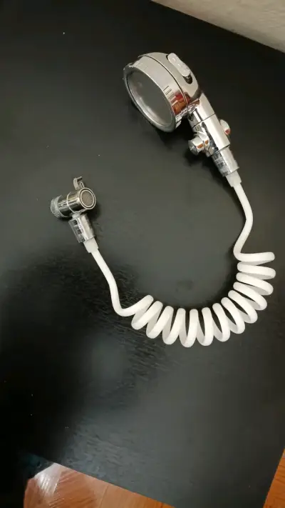 Cabezal de ducha con manguera flexible - miniatura 1