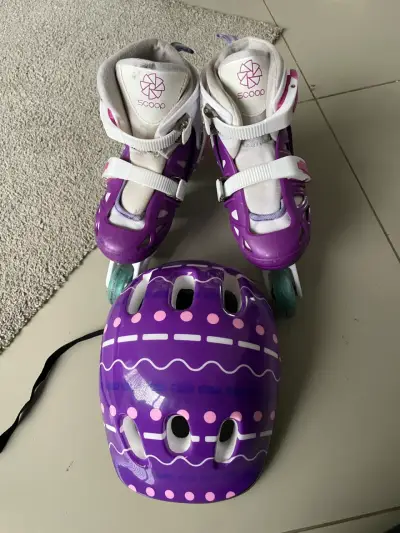 Patines en línea morados con casco infantil - miniatura 3