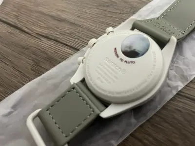 Reloj Omega Speedmaster MoonSwatch - miniatura 2
