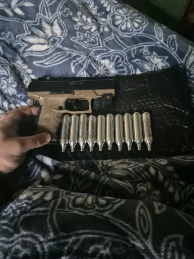 Pistola traumatica co2 - miniatura 2