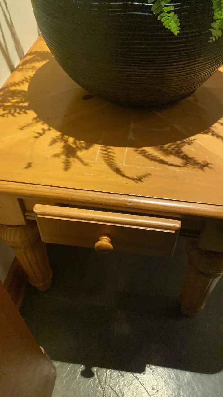 Mesa de madera con cajón rústica - 1