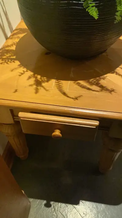 Mesa de madera con cajón rústica - miniatura 1