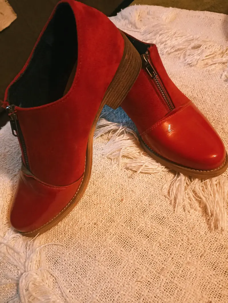 Botines rojos de gamuza con cierre lateral - 1