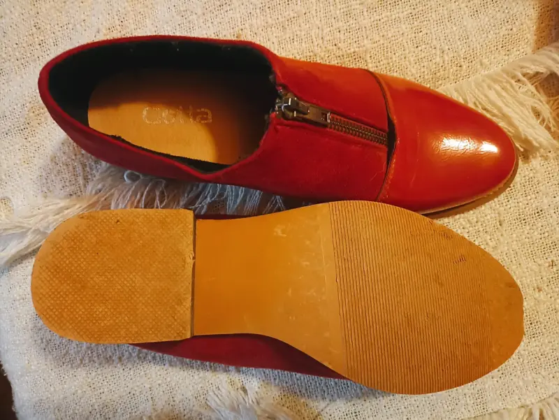 Botines rojos de gamuza con cierre lateral - 2