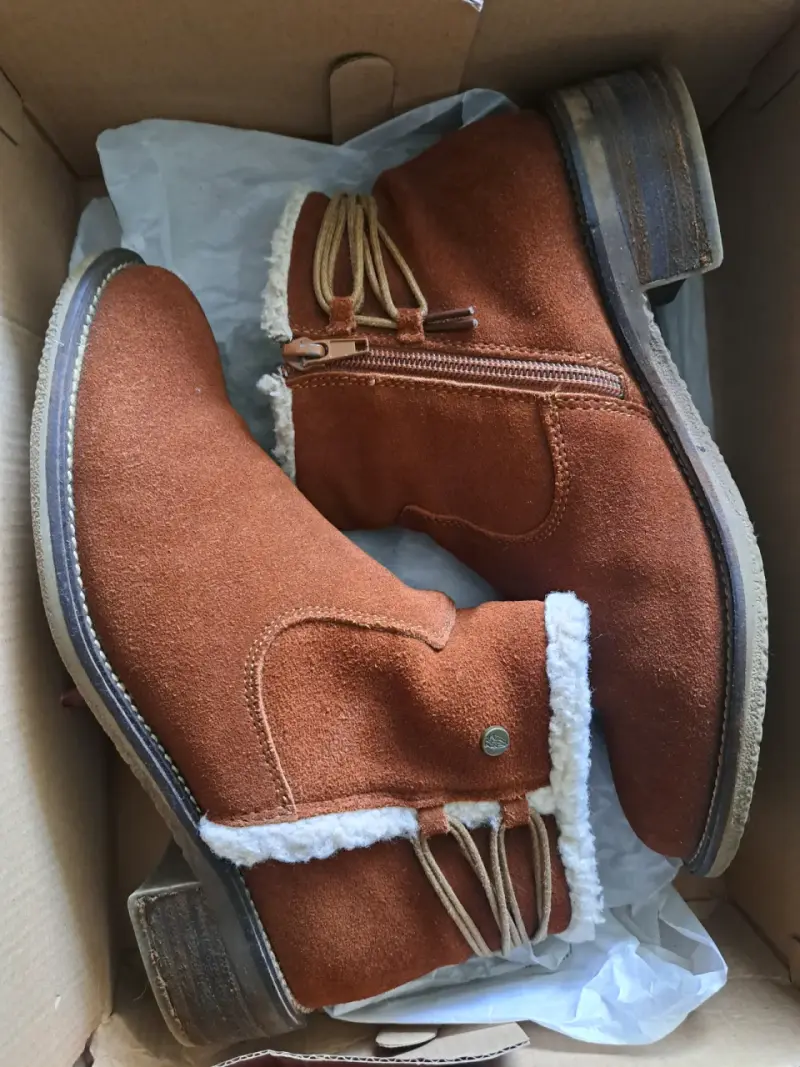 Botines de gamuza marrón con forro de lana - 2