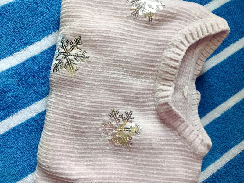 Vestido infantil con diseño de estrellas - 2