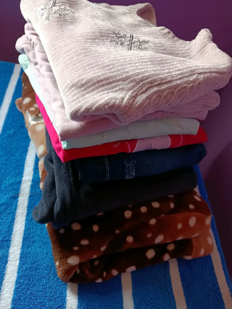 Vestido infantil con diseño de estrellas - 5
