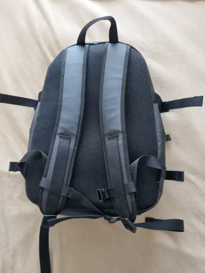 Mochila Tommy Hilfiger impermeable, modelo essenti - miniatura 3