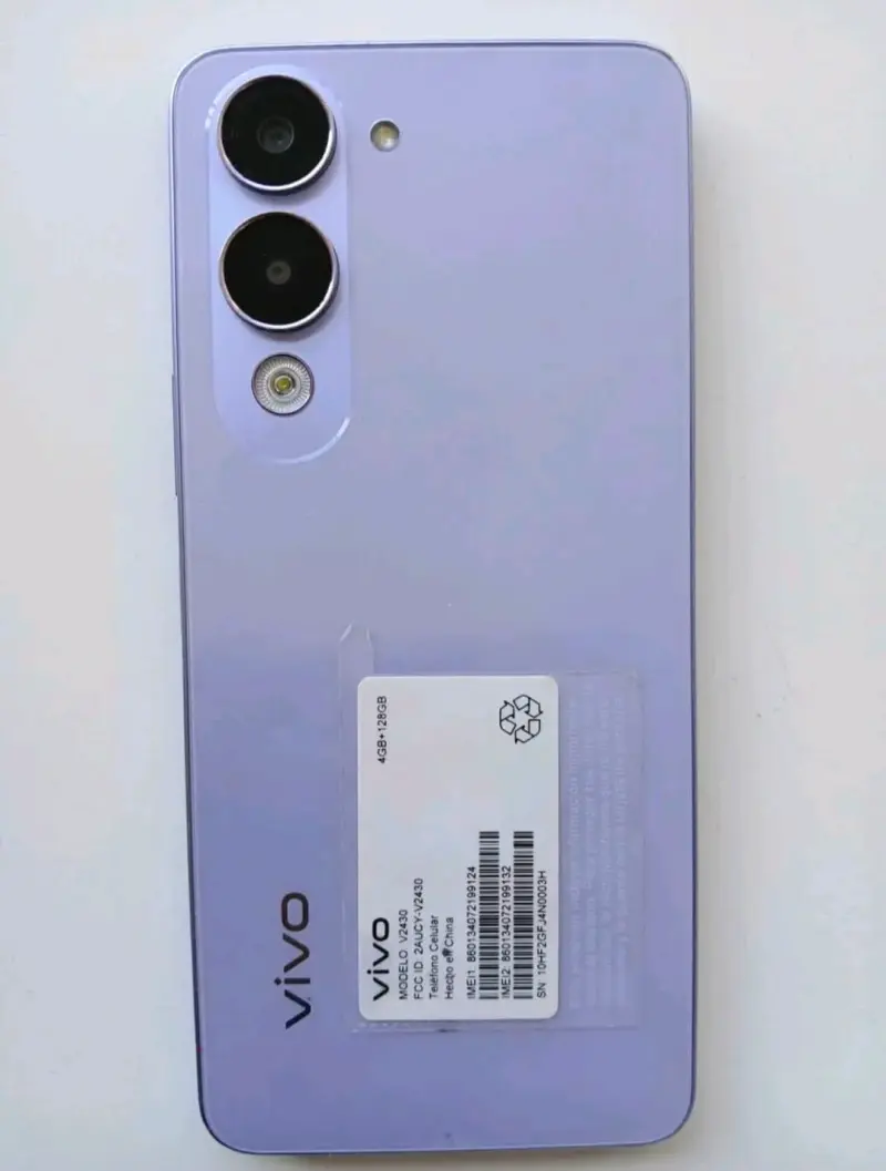 Vivo Y04 color Lila - 1