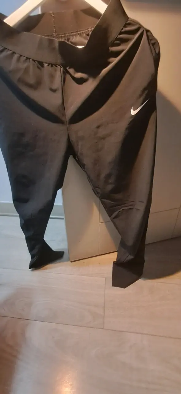 Pantalones deportivos Nike negros - 1