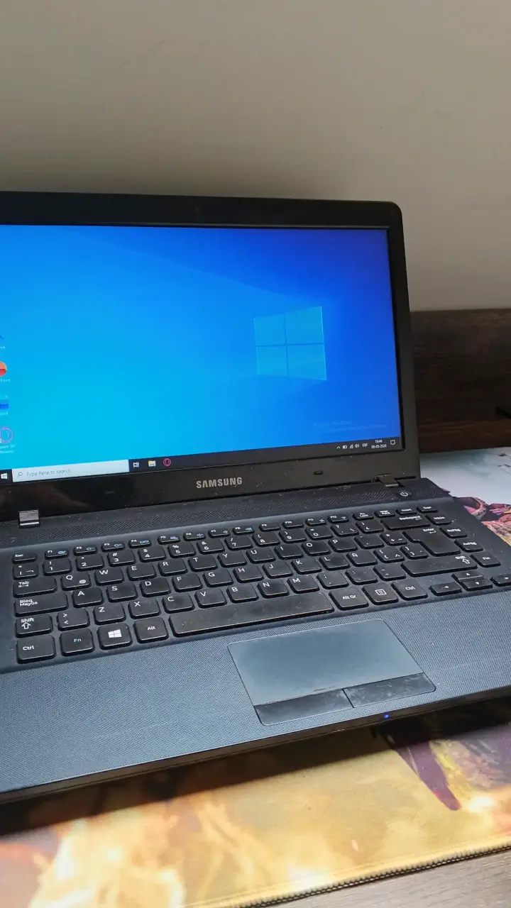 laptops Samsung y HP en buen estado - 2
