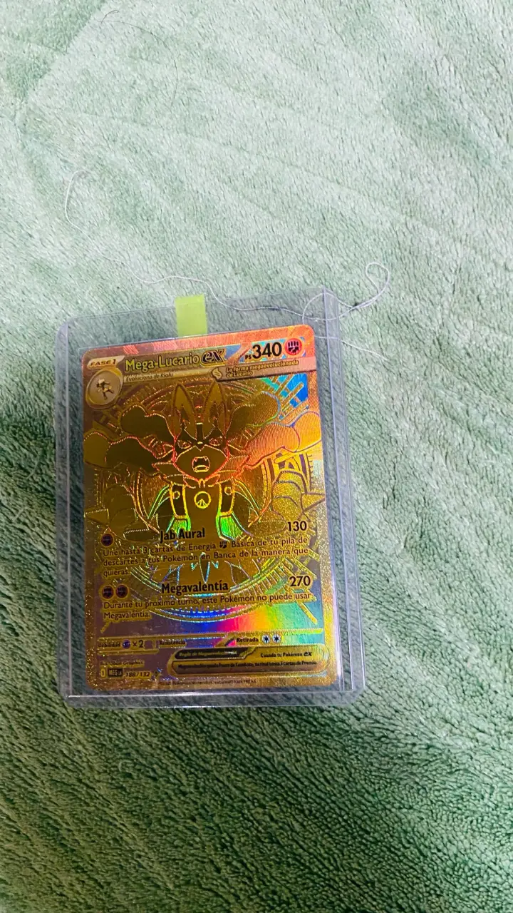 Carta Pokémon Mega Lucario EX holográfica - 2