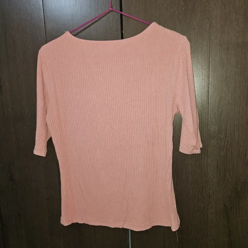 Polera rosa con botones - 2