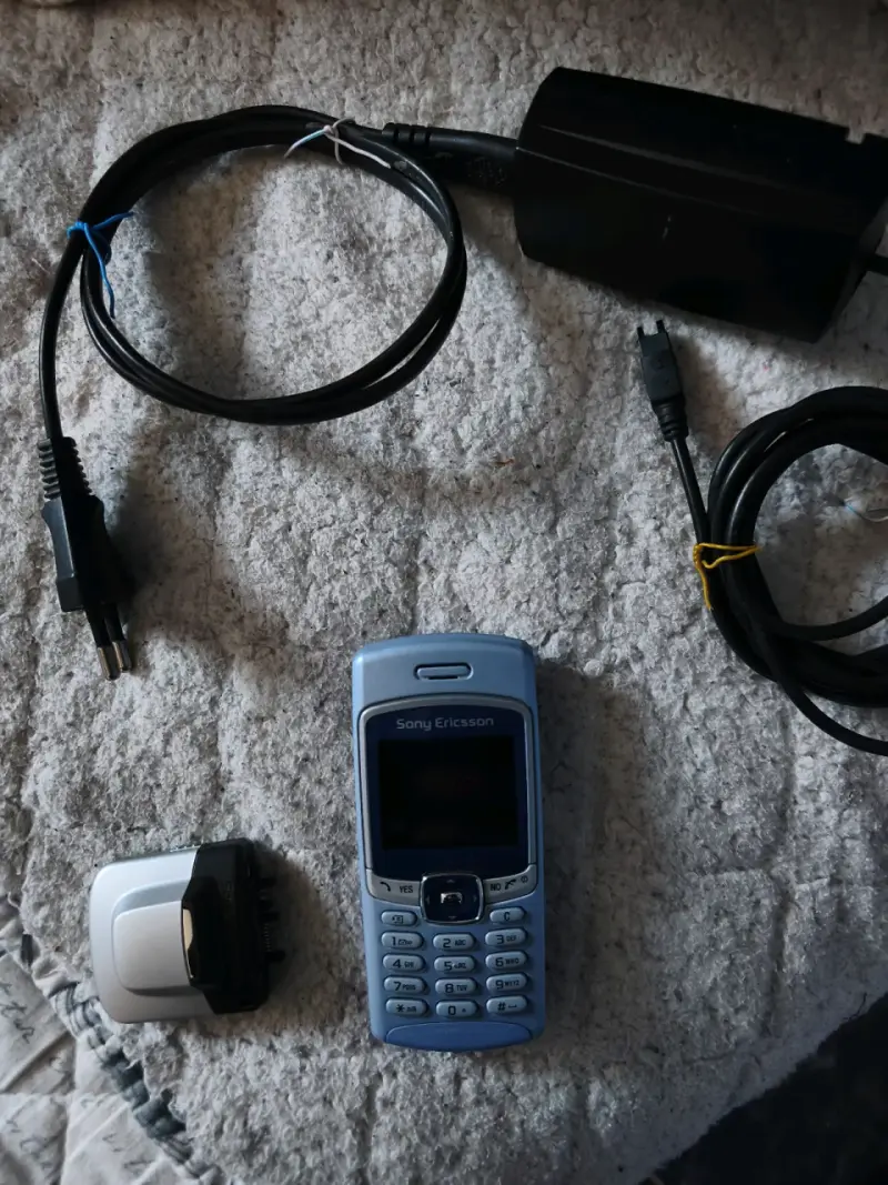 Teléfono Sony Ericsson más camara - 2