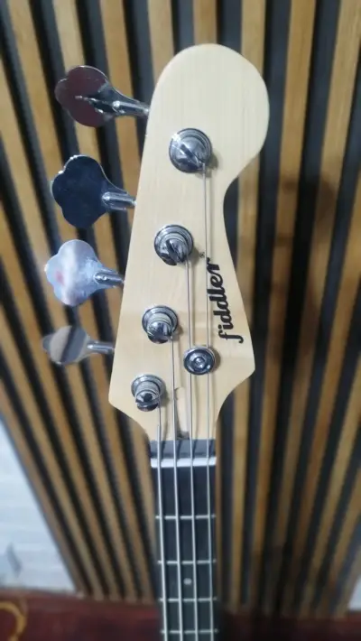Bajo eléctrico Fiddler de 4 cuerdas - miniatura 6