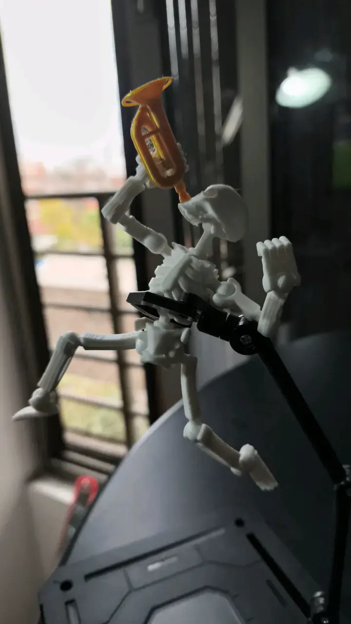 Figura esqueleto articulado impreso 3D - 1