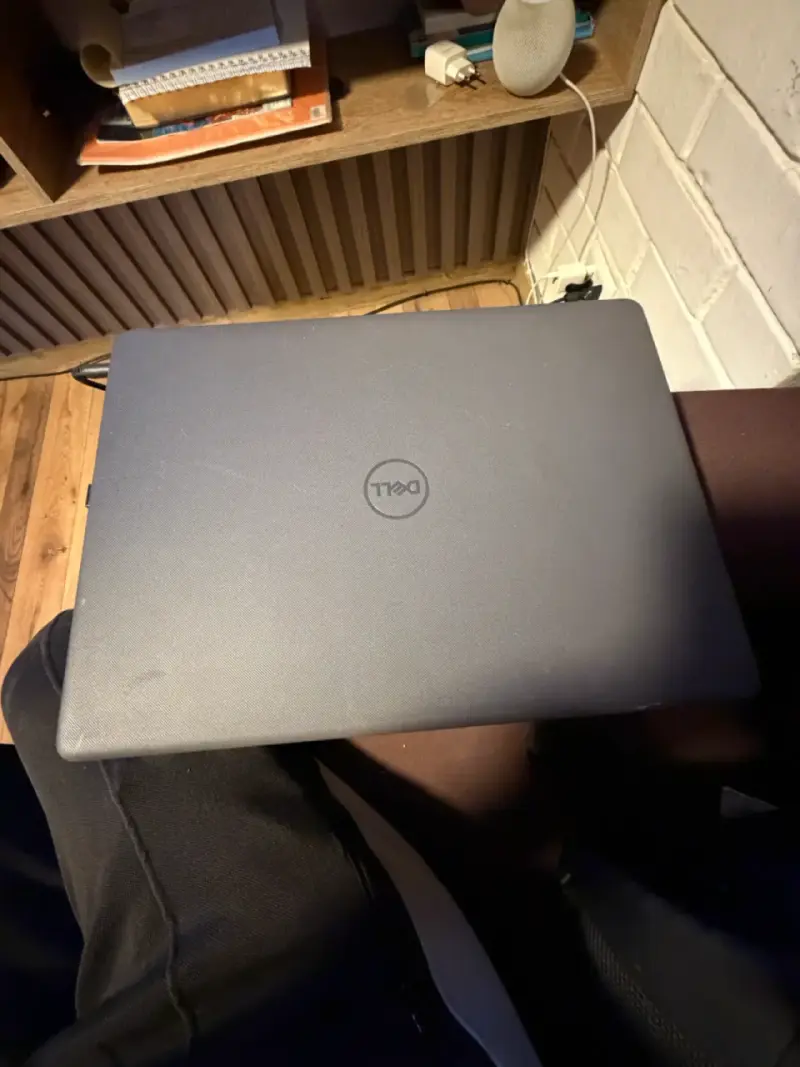 Laptop Dell en buen estado - 1