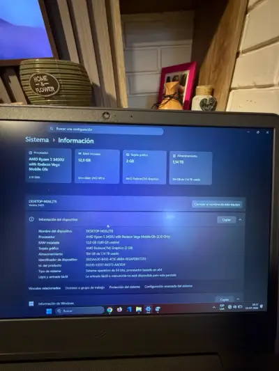 Laptop Dell en buen estado - miniatura 3