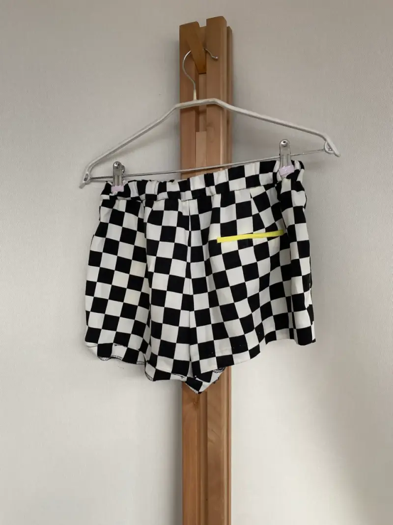 Shorts a cuadros blanco y negro - 2