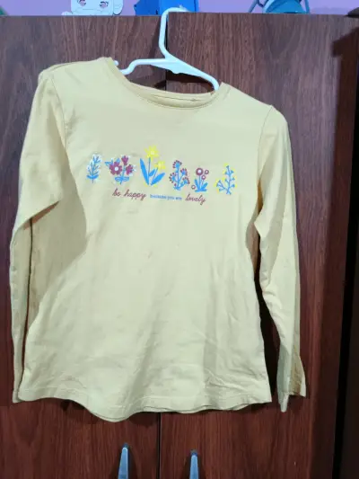Polera manga larga beige con estampado floral - miniatura 3