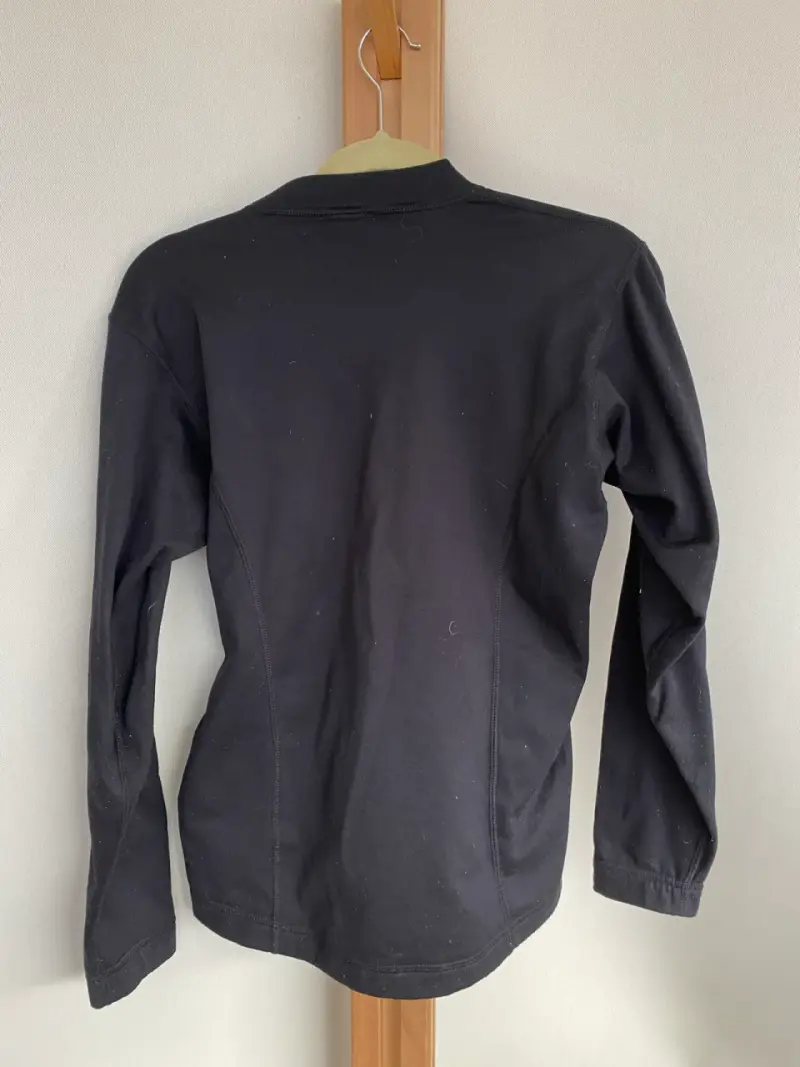 Poleron negro de manga larga CVS - 3