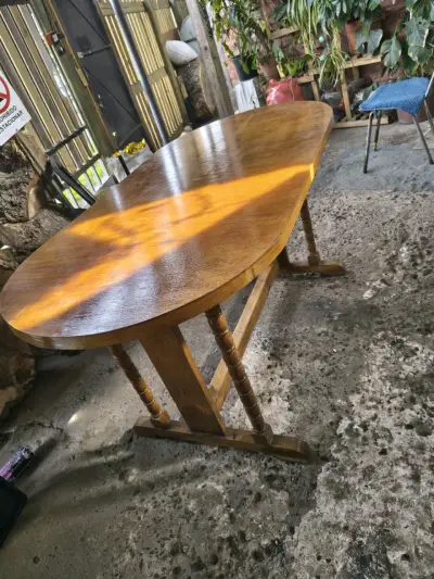 Mesa de comedor de madera rústica - miniatura 2