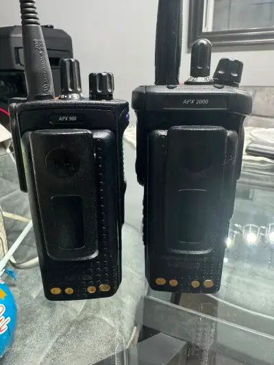 Radio Motorola APX 900 UHF 764-870 MHz - miniatura 3
