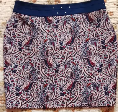 Falda escosés negra y matizada pantalón eco cuero - miniatura 3
