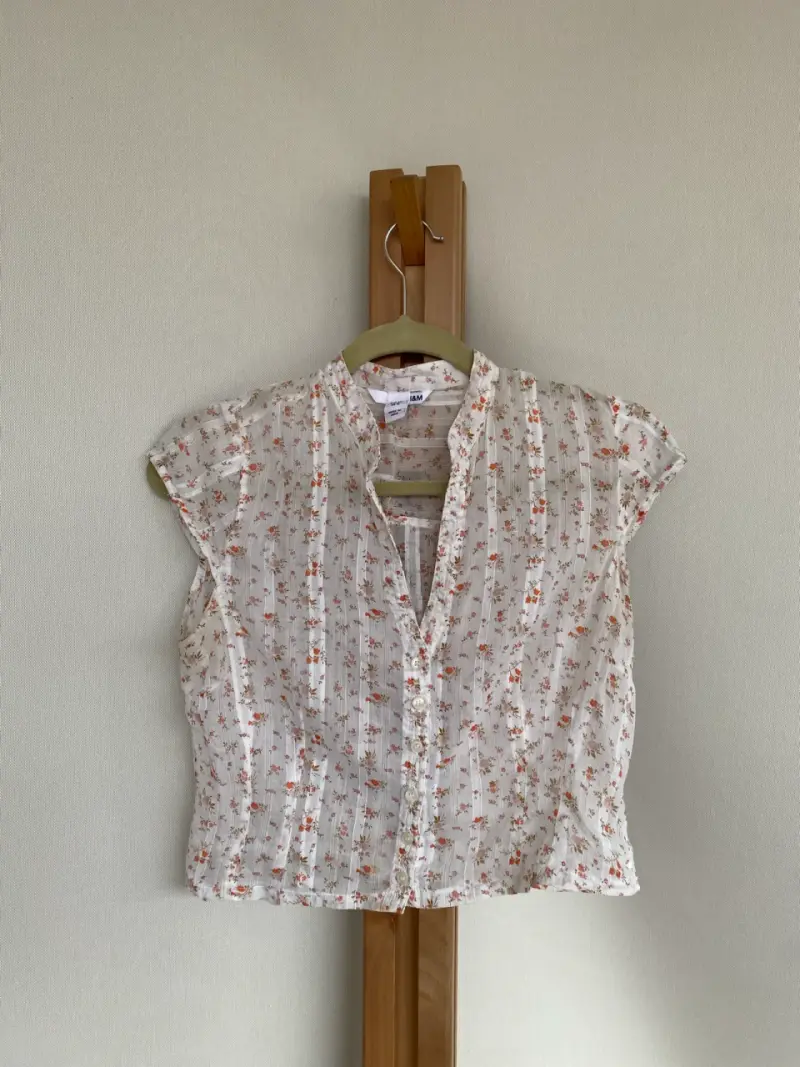 Blusa floral H&M sin mangas - 2