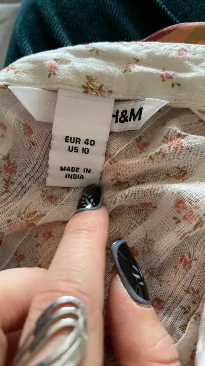 Blusa floral H&M sin mangas - 4