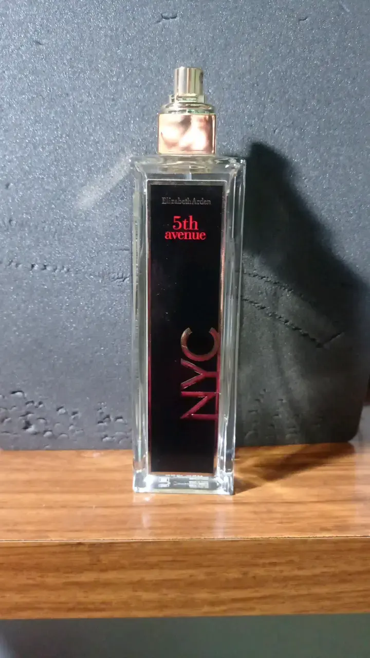 Perfume Elizabeth Arden 5th Avenue NYC