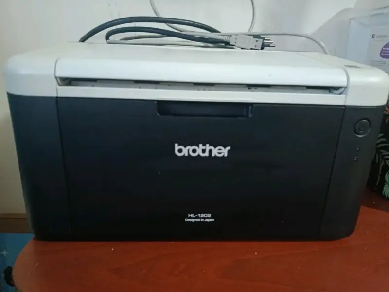 Impresora láser Brother HL-1202 compacta - 3