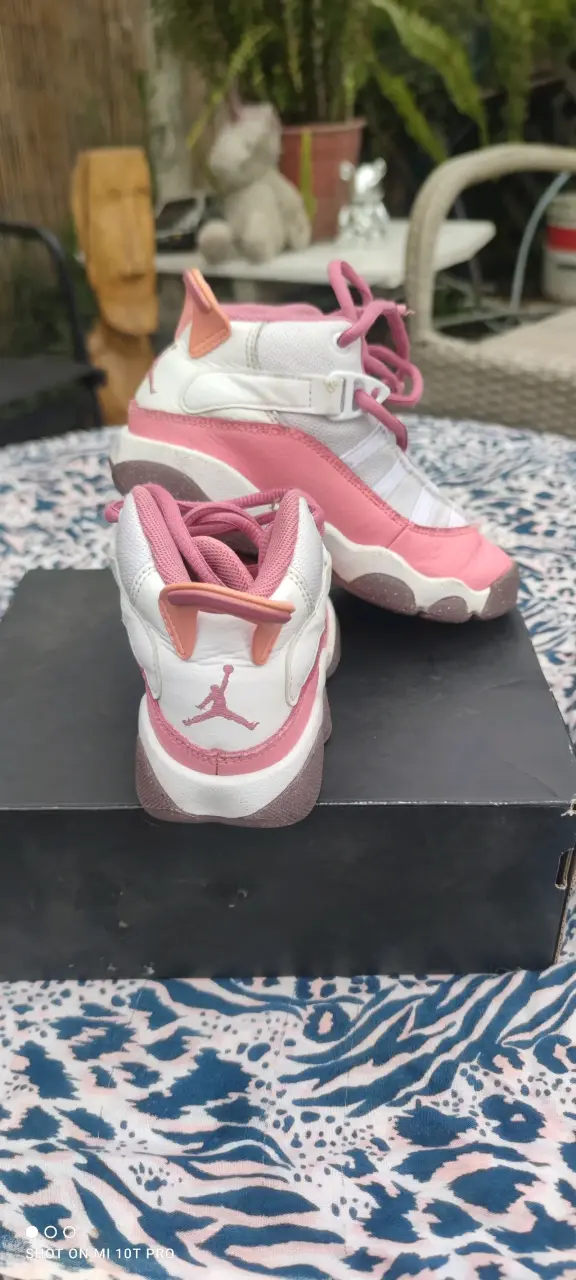 Zapatillas deportivas Air Jordan blancas y rosadas