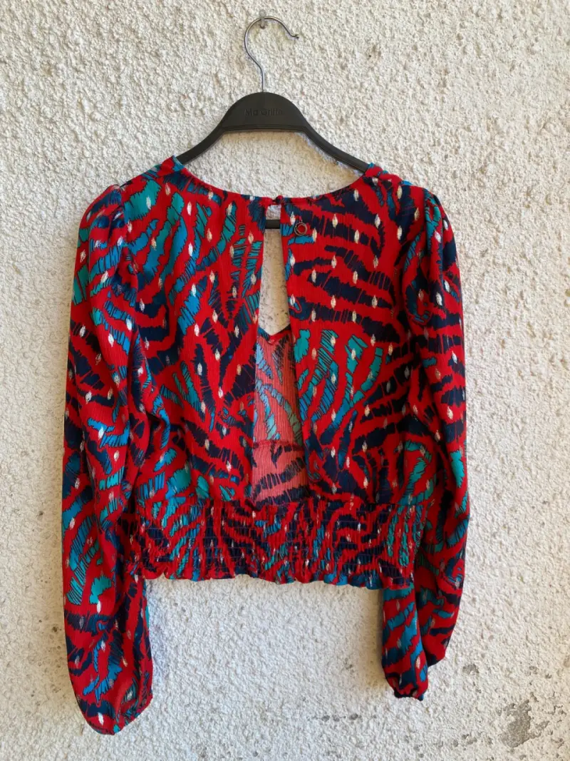 Blusa estampada marca io talla S - 3