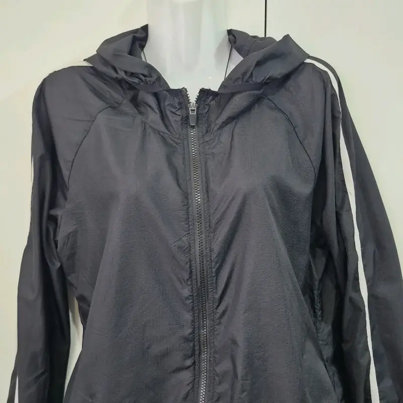 cortaviento forever 21 talla M - 2
