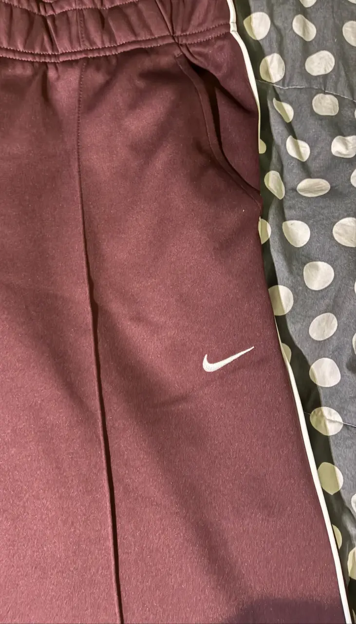 Pantalones deportivos Nike wardobe burdeo - 2