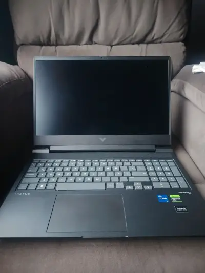 Laptop HP Victus con Intel Core i7 y Nvidia 4070 - miniatura 1