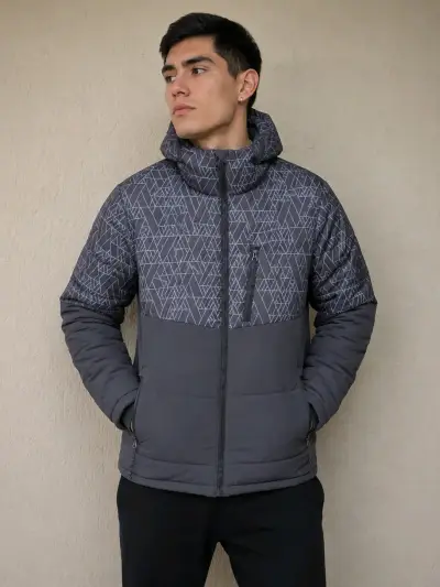 Chaqueta acolchada gris con diseño geométrico - miniatura 4