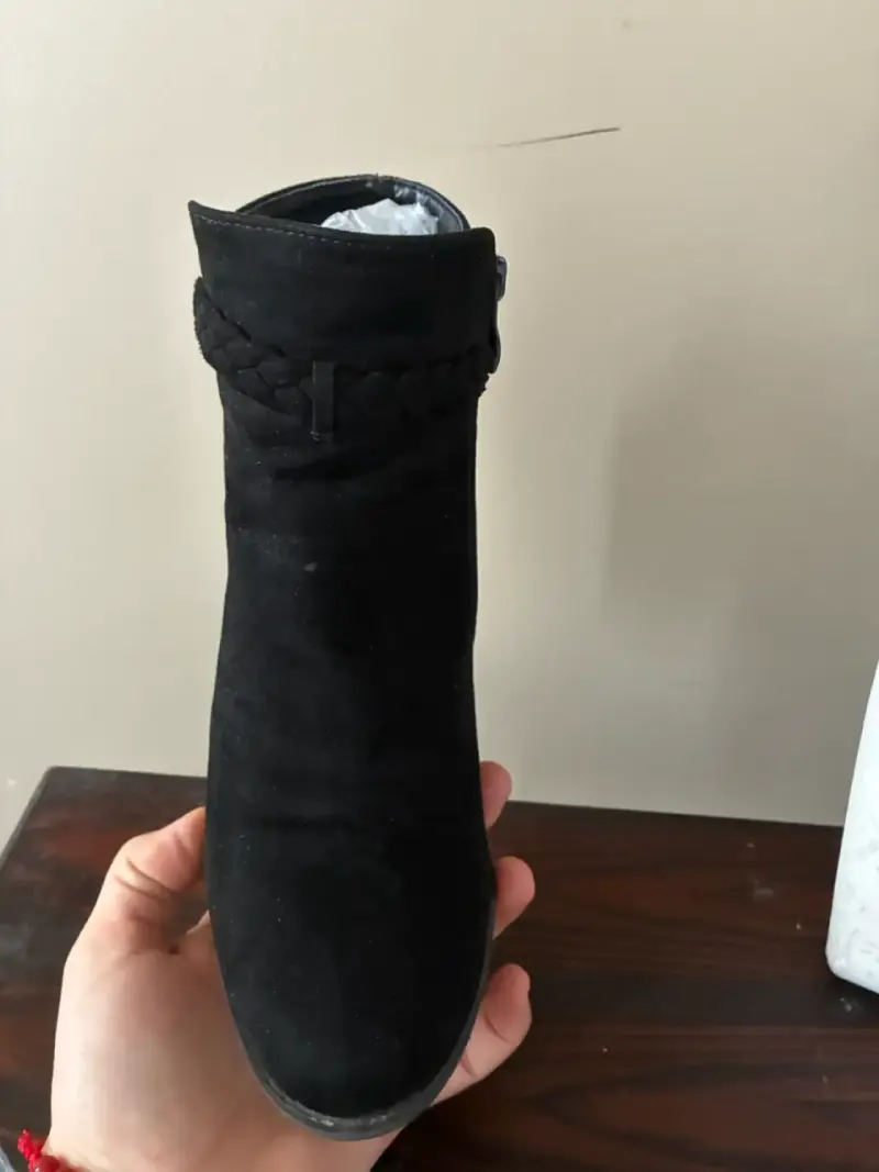 Botines de gamuza negra con tacón alto - 2