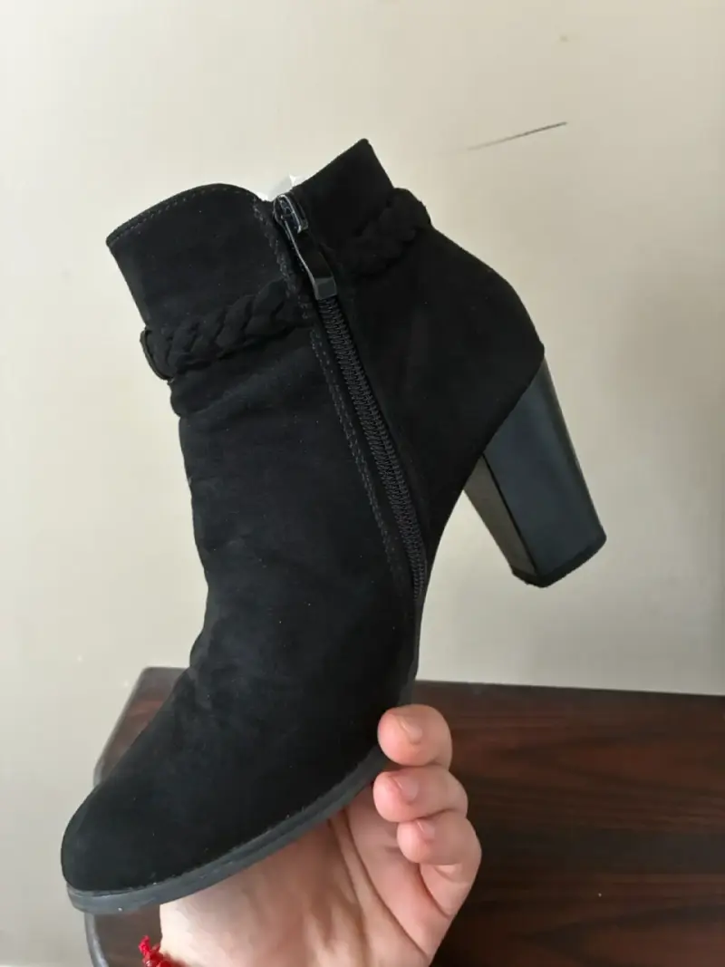 Botines de gamuza negra con tacón alto - 3
