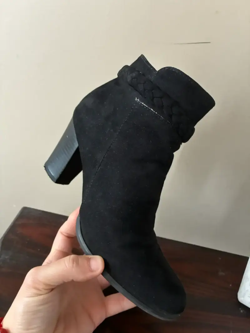 Botines de gamuza negra con tacón alto - 4