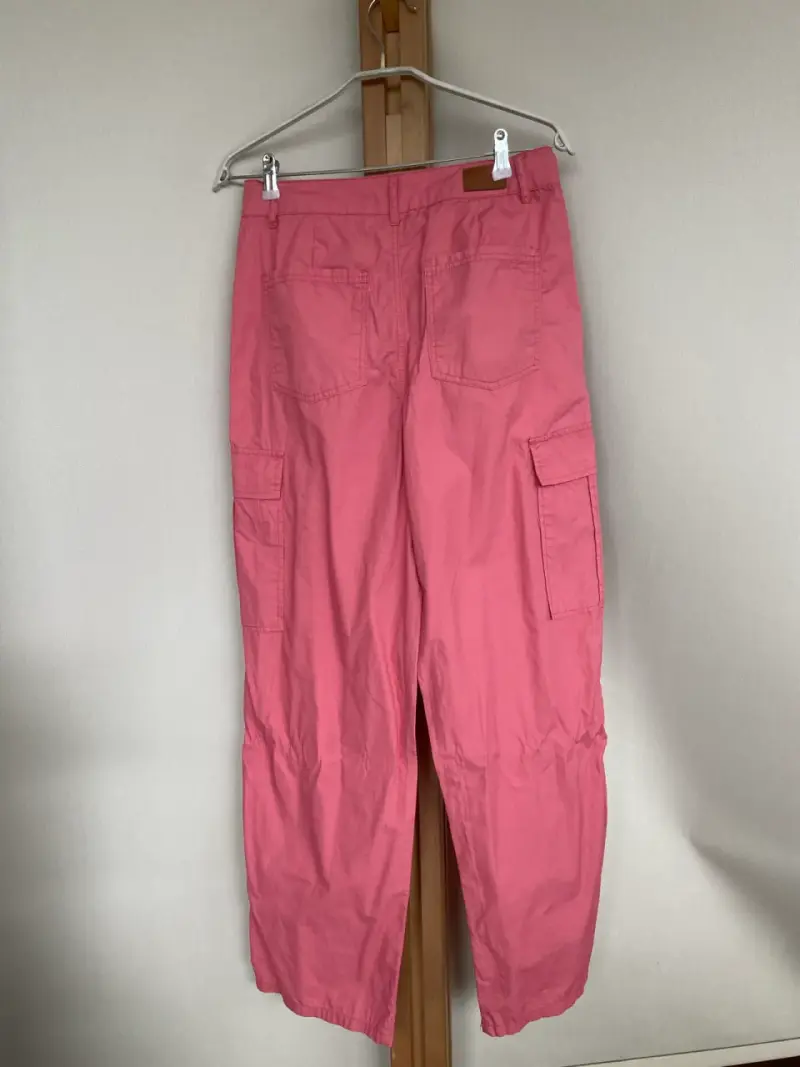 Pantalones cargo rosados para mujer - 2