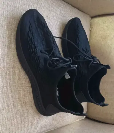 Zapatillas deportivas negras unisex - miniatura 3