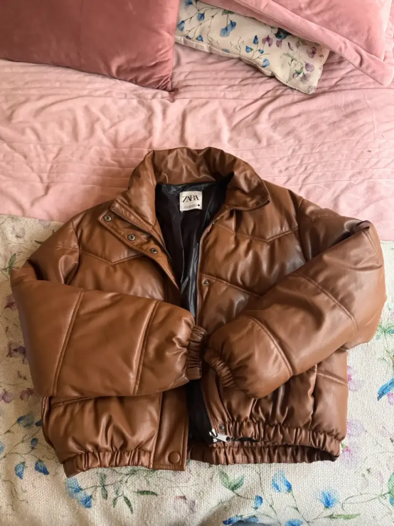 Chaqueta acolchada marrón Zara para mujer