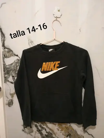Polerón Nike negro talla 14-16 - miniatura 1