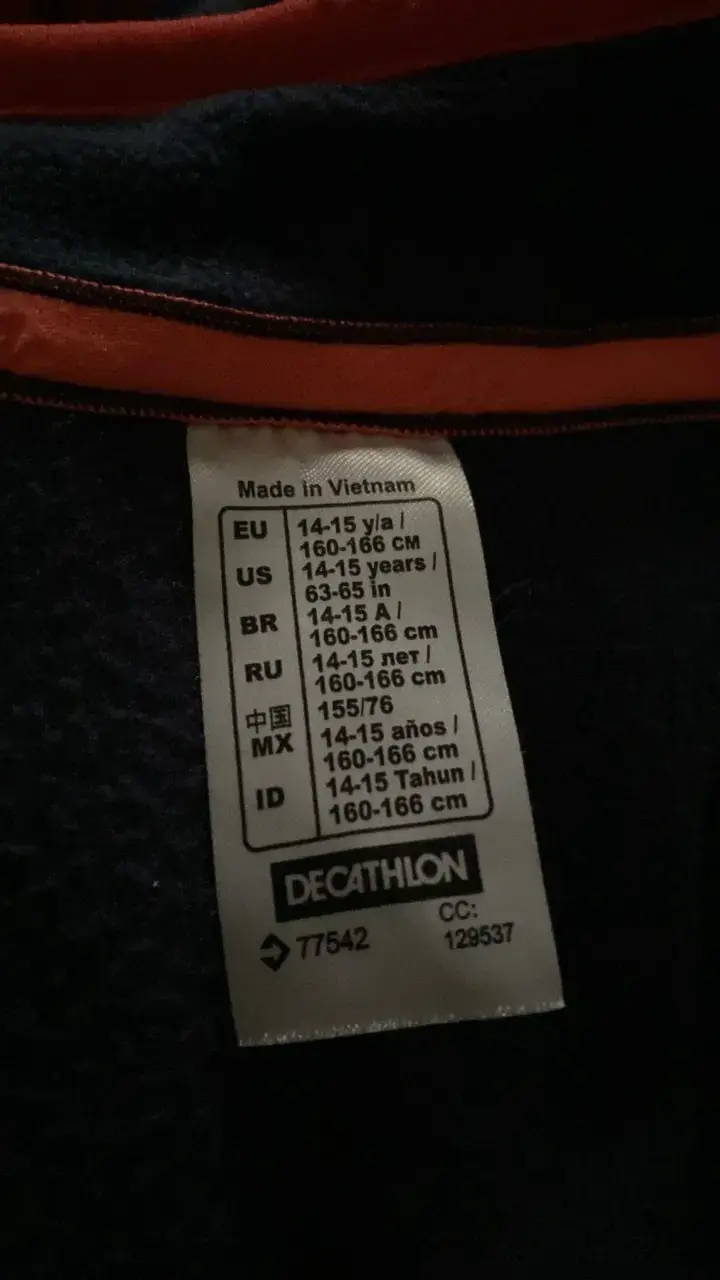 Polar Quechua azul con cierre rojo de Decathlon - 4