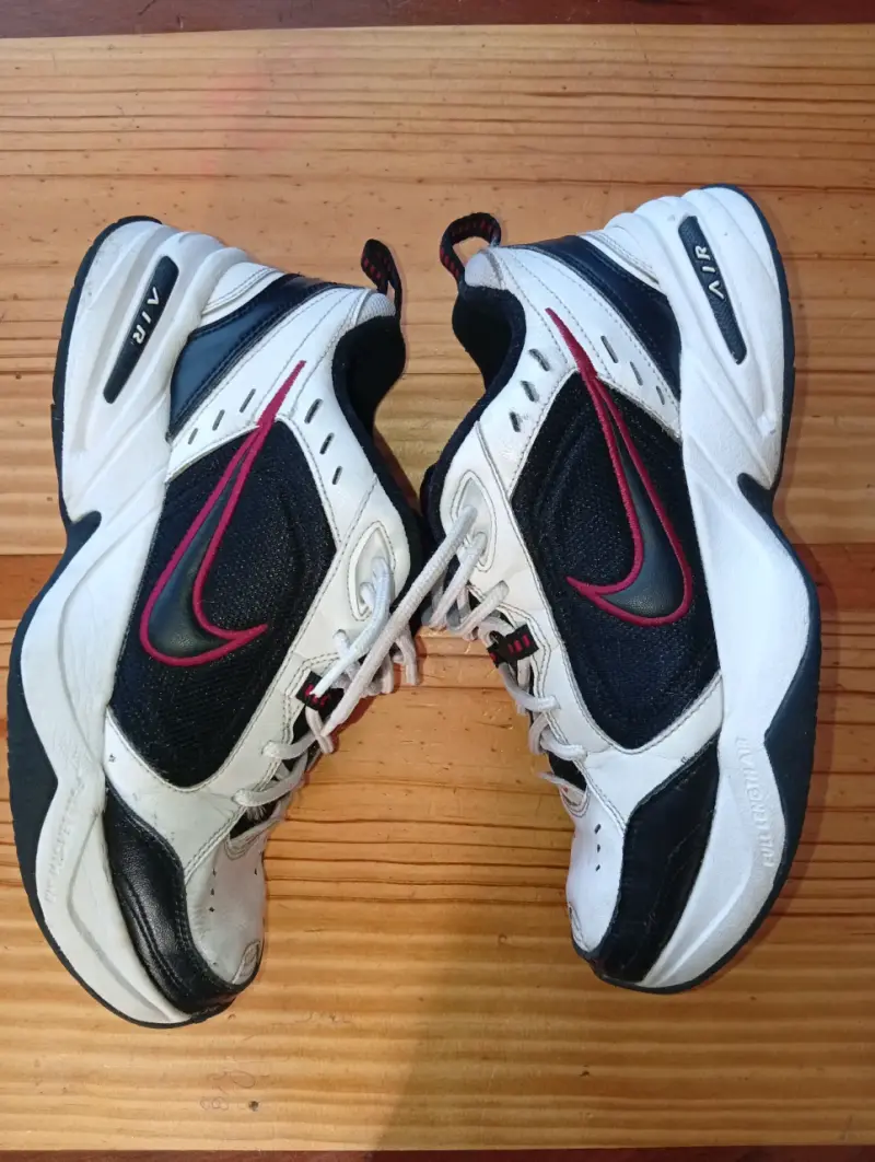 Zapatillas deportivas Nike Air blancas y negras - 2