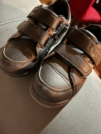 Zapatillas escolares negras con velcro - miniatura 2