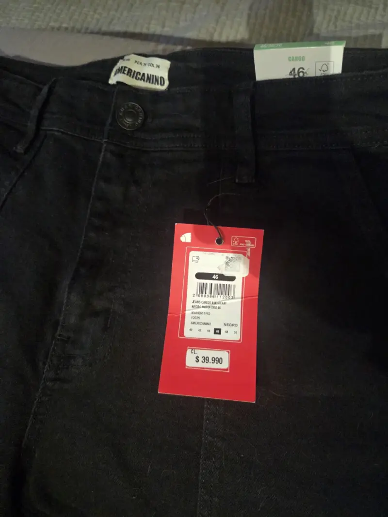 Pantalones cargo negros con bolsillos - 3